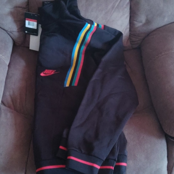 NIKE TRACK JACKET - Picture 4 of 5